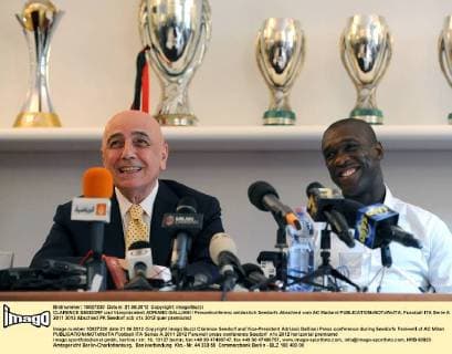 CLARENCE SEEDORF und Vizepräsident ADRIANO GALLIANI Pressekonferenz anlässlich Seedorfs Abschied vom AC Mailand