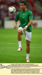 21.06.2012. Warsaw. , EURO 2012, FOOTBALL EUROPEAN CHAMPIONSHIP, Quarterfinals. CRISTIANO RONALDO (POR) warms up before the game xTOMASZxJASTRZEBOWSKIx  ActionPlus20250041