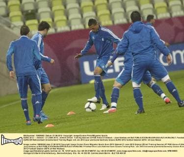 EURO 2012 - - Gdansk - 21 JUNE 2012 - Greece Offcial Training Session at PGE Arena of Gdansk. - Jose Holebas am Ball 