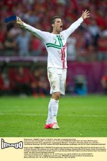 Jubel nach dem Schlusspfiff: Torschütze zum 1-0 Cristiano RONALDO (POR) feiert den Sieg! UEFA Fussball Europameisterschaft 2012, Viertelfinale: Tschechische Republik - Portugal in Warschau, Polen am 21.06.2012,