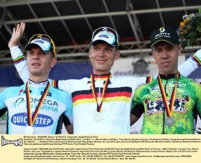 Zwenkau, 22.06.2012, Deutsche Radmeisterschaften 2012. , Im Bild, v.l.: Bert Grabsch (2.Platz), Tony Martin (Sieger) und Lars Teutenberg (3.Platz). Siegerehrung Einzelzeitfahren der Männer. , ,