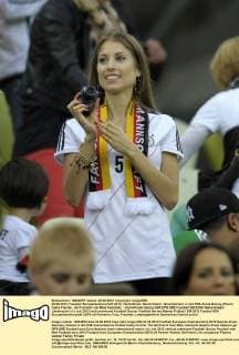 22.06.2012, Fussball Europameisterschaft 2012, Viertelfinale, Deutschland - Griechenland, in der PGE-Arena Danzig (Polen). Cathy Fischer, die Freundin von Mats Hummels.