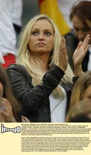 Freundin Monika Puchalski, Freundin von Lukas Podolski Frau, Ehefrau, Partnerin, Freundin, Gattin, Geliebte, verlobte, verliebt, verheiratet, zusammen, Spielerfrau, Begleitung, weiblich, wife, woman, love GERMANY - GREECE ( : ), Deutschland - Griechenland Viertelfinale, Quarterfinal, Deutsche Fussball Nationalmannschaft, DFB EM Euro 2012 am 22.06.2012 in Danzig, Europameisterschaft 2012
