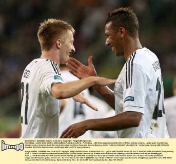 FUSSBALL - EURO 2012, GER vs GRE DANZIG,POLEN,22.JUN.12 - FUSSBALL - UEFA Europameisterschaft 2012 in Polen und der Ukraine, Länderspiel, Viertelfinale, Deutschland vs Griechenland. Bild zeigt den Jubel von Marco Reus und Jerome Boateng (GER). 