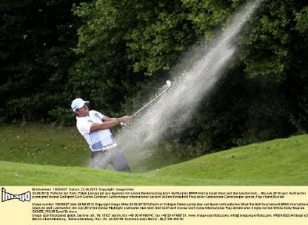 22.06.2012, Pulheim bei Köln: Pablo Larrazabal aus Spanien mit einem Bunkerschlag beim Golfturnier BMW International Open auf Gut Lärchenhof.