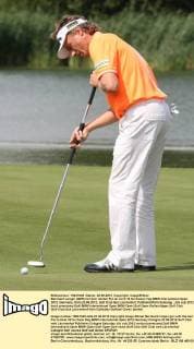 Bernhard Langer (GER) mit dem letzten Put an Loch 18 für diesen Tag BMW International Open 2012, Germany, Köln 23.06.2012, Golf Club Gut Lärchenhof, Puhlheim Köln Samstag
