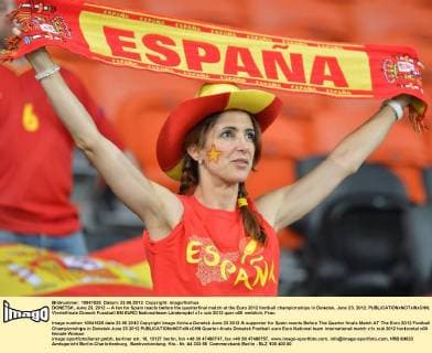 DONETSK, June 23, 2012 -- A fan for Spain reacts before the quarterfinal match at the Euro 2012 football championships in Donetsk, June 23, 2012. 