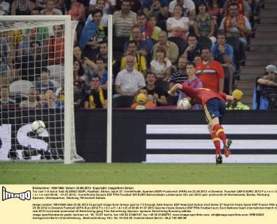 Tor zum 1-0 durch Xabi ALONSO (ESP), Kopfball, Aktion. Spiel 27, Viertelfinale, Spanien (ESP)-Frankreich (FRA) am 23.06.2012 in Donetsk. Fussball UEFA EURO 2012 P o l e n U k r a i n e vom 08.06. - 01.07.2012.