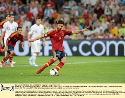 Penalty de Xabi Alonso (Spain) FOOTBALL : France vs Spain - Euro 2012 - 23 06 2012 NLeGouic FEP Panoramic 