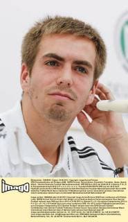 DFB Pressekonferenz mit Philipp LAHM, 16DFB Portrait, Porträt Aktion, Einzelbild, Freisteller, Geste, Gestik, Mimik , Gesicht Deutsche Fussball Nationalmannschaft, DFB EM Euro 2012 am 24.06.2012 in Danzig, P O L E N, Europameisterschaft 2012 in P o l e n, U k r a i n e