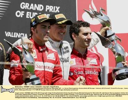 Fernando Alonso (Scuderia Ferrari) Michael Schumacher (Mercedes GP) - re. Ferrari Renningenieur Andrea Stella GP Europa - Valencia 2012 Formel 1 Grand Prix Europa - Valencia 2012