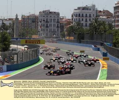 Motorsports: FIA Formula One World Championship 2012, Grand Prix of Europe, 1 Sebastian Vettel (GER, Red Bull Racing), start, mass, Masse, Menge, viele, many xHOCHxZWEIx
