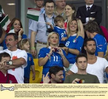 Roberta Marchisio Ehefrau von Claudio MARCHISO und Ilena Betti, Freundin von Antonio di Natale , ITALIEN - Fussball EM Euro 2012 am 24.06.2012 in Kiew - 