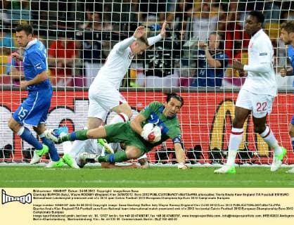 Gianluigi BUFFON (Italy), Wayne ROONEY (England) Kiev 24 06 2012 Euro 2012 allexsabba