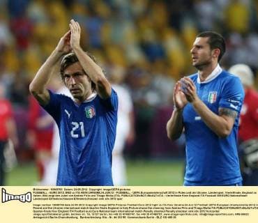 FUSSBALL - EURO 2012, ENG vs ITA KIEW,UKRAINE,24.JUN.12 - FUSSBALL - UEFA Europameisterschaft 2012 in Polen und der Ukraine, Länderspiel, Viertelfinale, England vs Italien. Bild zeigt den Jubel von Andrea Pirlo und Thiago Motta (ITA). 