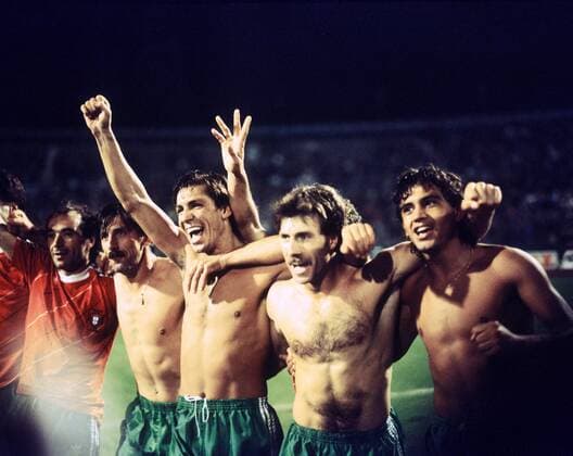 BR Deutschland - Portugal 0:1 - Jubel Portugal mit Jaime Pacheco (L), Carlos Manuel (2L), Antonio Veloso (2R) und Fernando Gomes (Mitte)
