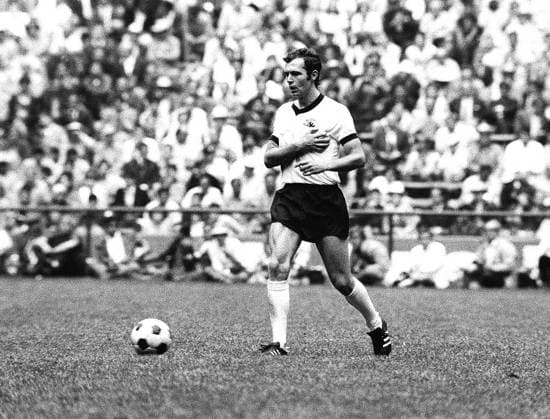 Franz BECKENBAUER (GER) im Spiel Italien vs. Deutschland 4:3, Halbfinale bei der Fussball WM Weltmeisterschaft 1970, 17.06.1970 - Mexico City