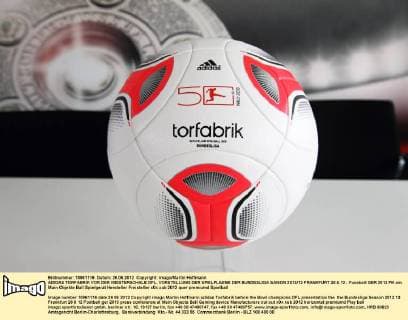 ADIDAS TORFABRIK VOR DER MEISTERSCHALE DFL, VORSTELLUNG DER SPIELPLAENE DER BUNDESLIGA SAISON 2012 13 FRANKFURT 26.6.12