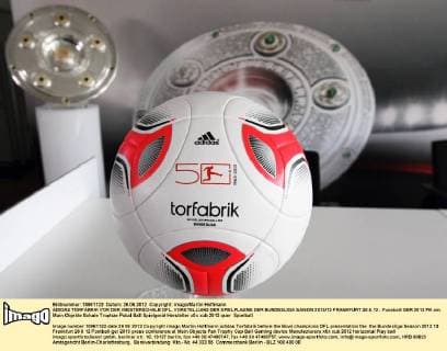 ADIDAS TORFABRIK VOR DER MEISTERSCHALE DFL, VORSTELLUNG DER SPIELPLAENE DER BUNDESLIGA SAISON 2012 13 FRANKFURT 26.6.12