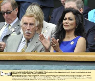 Tennis : Wimbledon tennis Championship 2012 27 06 2012 Bruce Forsyth with his wife Wilnelia 