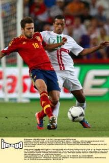 FUSSBALL - EURO 2012, POR vs ESP DONETSK,UKRAINE,27.JUN.12 - FUSSBALL - UEFA Europameisterschaft 2012 in Polen und der Ukraine, Halbfinale, Portugal vs Spanien. Bild zeigt Jordi Alba (ESP) und Nani (POR). 