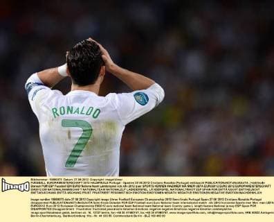 FUSSBALL EUROPAMEISTERSCHAFT 2012 HALBFINALE Portugal - Spanien 27.06.2012 Cristiano Ronaldo (Portugal) enttäuscht 
