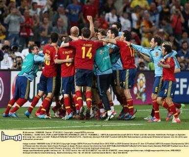 FUSSBALL - EURO 2012, POR vs ESP DONETSK,UKRAINE,27.JUN.12 - FUSSBALL - UEFA Europameisterschaft 2012 in Polen und der Ukraine, Halbfinale, Portugal vs Spanien. Bild zeigt den Jubel von ESP. 
