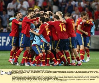 FUSSBALL - EURO 2012, POR vs ESP DONETSK,UKRAINE,27.JUN.12 - FUSSBALL - UEFA Europameisterschaft 2012 in Polen und der Ukraine, Halbfinale, Portugal vs Spanien. Bild zeigt den Jubel von ESP. 