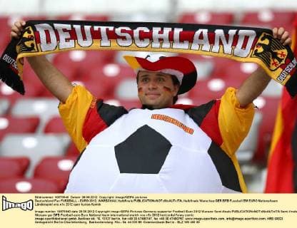Deutschland Fan FUSSBALL - EURO 2012, WARSCHAU, Halbfinale 