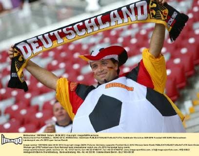 Deutschland Fan FUSSBALL - EURO 2012, WARSCHAU, Halbfinale 