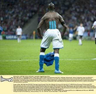 Mario BALOTELLI (ITA) bejubelt seinen Treffer zum 0:2 UEFA Fussball Europameisterschaft 2012, Halbfinale: Deutschland - Italien in Warschau, Polen am 28.06.2012,