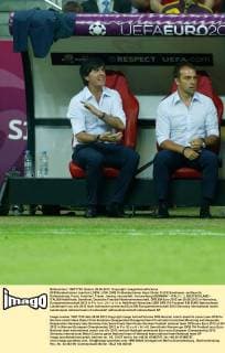 DFB Bundestrainer Joachim LOEW, LÖW, DFB Co Bundestrainer Hans Dieter FLICK Emotionen, enttäuscht, Enttäuschung, Frust, frustriert, Trauer ,traurig, verzweifelt, Verzweiflung GERMANY - ITALY ( : ), DEUTSCHLAND - ITALIEN Halbfinale, Semifinal, Deutsche Fussball Nationalmannschaft, DFB EM Euro 2012 am 28.06.2012 in Warschau, Europameisterschaft 2012 in P o l e n, U k r a i n e