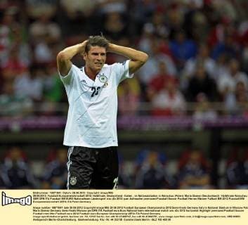 28.06.2012, Fussball Europameisterschaft 2012, Halbfinale, Deutschland - Italien , im Nationalstadion in Warschau (Polen). Mario Gomez (Deutschland)