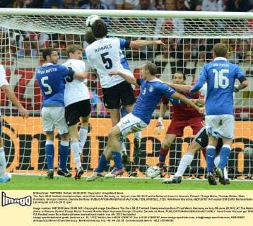 The Euro 2012 football championships semi-final match Germany vs. Italy on June 28, 2012 at the National Arena in Warsaw, Poland. Thiago Motta, Thomas Müller, Mats Hummels, Giorgio Chiellini, Daniele De Rossi  EN_01035922_0129
