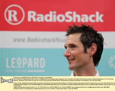 Frank SCHLECK (Radioshack Nissan Trek) vor RadioShack und Leopard Logo Radsport Tour de France 2012 28.06.2012 Pressekonferenz Radioshack-Nissan Trek Foto: Ben Majerus