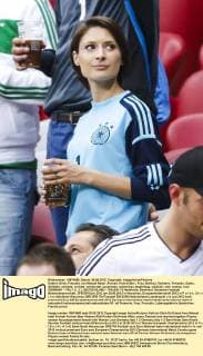 Kathrin Gilch, Freundin von Manuel Neuer ,Portrait, Porträt Bier , Frau, Ehefrau, Partnerin, Freundin, Gattin, Geliebte, verlobte, verliebt, verheiratet, zusammen, spielerfrau, begleitung, weiblich, wife, woman, love GERMANY - ITALY (1 :2 ), DEUTSCHLAND - ITALIEN 1-2 Halbfinale, Semifinal, Deutsche Fussball Nationalmannschaft, DFB EM Euro 2012 am 28.06.2012 in Warschau, Europameisterschaft 2012 in P o l e n, U k r a i n e