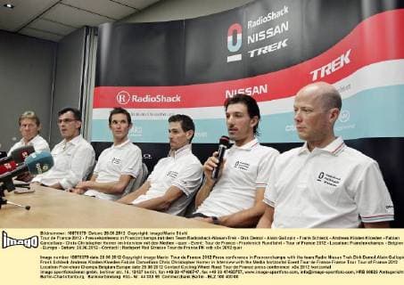 Tour de France 2012 - Pressekonferenz in Francorchamps mit dem Team Radioshack-Nissan-Trek - Dirk Demol - Alain Gallopin - Frank Schleck - Andreas Klöden Kloeden - Fabian Cancellara - Chris Christopher Horner im Interview mit den Medien - quer - Event: Tour de France - Frankreich Rundfahrt - Tour of France 2012 - Location: Franchorchamps - Belgien - Europa - Datum: 28.06.2012 - Contact