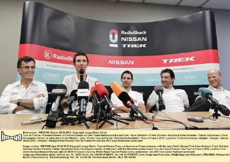 Tour de France - Pressekonferenz in Francorchamps mit dem Team Radioshack-Nissan-Trek - Alain Gallopin - Frank Schleck - Andreas Klöden Kloeden - Fabian Cancellara - Chris Christopher Horner im Interview mit den Medien - quer - Event: Tour de France - Frankreich Rundfahrt - Tour of France 2012 - Location: Franchorchamps - Belgien - Europa - Datum: 28.06.2012 - Contact