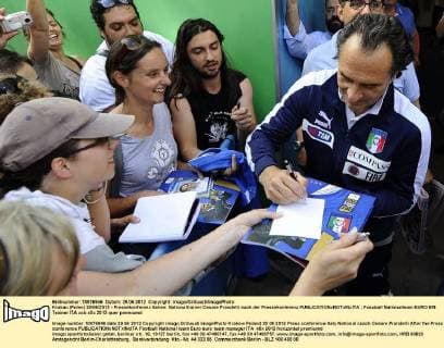 Krakau (Polen) 29 06 2012 - Pressekonferenz Italien: Nationaltrainer Cesare Prandelli nach der Pressekonferenz 