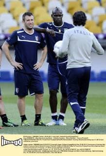 Kiew 30 06 2012 - Abschlusstraining Italien: Antonio Cassano - Mario Balotelli - Cesare Prandelli 