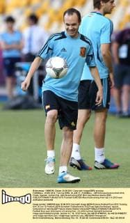 FUSSBALL - EURO 2012, Training KIEW, 30.JUN.12 - FUSSBALL - UEFA Europameisterschaft 2012, Finale, Spanien, Vorberichte, Abschlusstraining ESP. Bild zeigt Andres Iniesta (ESP). 