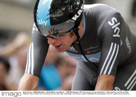 WIGGINS Bradley (SKY Procycling) bei der Zieleinfahrt Radsport Tour de France 2012
