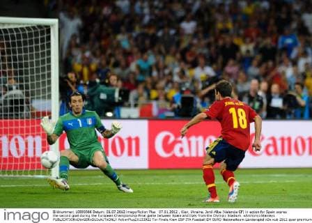 07.01.2012 , Kiev, Ukraine. Jordi Alba (Valencia CF) in action for Spain scores the second goal during the European Championship Final game between Spain and Italy from the Olympic Stadium. xAnthonyxStanleyx  ActionPlus20133922