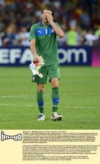 FUSSBALL EUROPAMEISTERSCHAFT 2012 FINALE Spanien - Italien 01.07.2012 Torwart Gianluigi Buffon (Italien) ist nach dem Abpfiff enttäuscht 