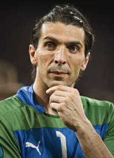 Kiew, 01.07.2012 Torwart Gianluigi Buffon (Italien) enttäuscht Spanien - Italien