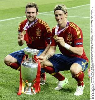 Kiew 01 07 2012 - finale Euro 2012 Spanien - Italien: Fernando Torres-Juan Manuel Mata 