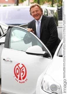 HARALD STRUTZ (FSV MAINZ 05) - OPEL KEHRT ALS SPONSOR IN DIE BUNDESLIGA ZURÜCK RÜSSELSHEIM 29.6.12