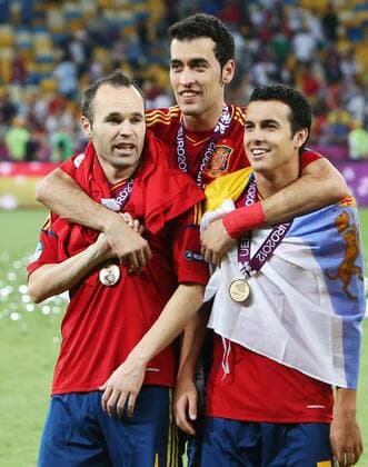 FUSSBALL - EURO 2012, ESP vs ITA KIEW,01.JUL.12 - FUSSBALL - Europameisterschaft 2012, Finale, Spanien vs Italien. Bild zeigt Andres Iniesta, Alvaro Arbeloa und Pedro - Pedrito - Rodriguez (ESP). Keywords: Medaille. 