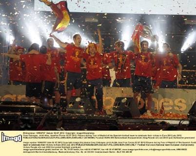 Cesc Fabregas, Jordi Alba, Juanfran Torres 02.07.2012. Players during Tour of Madrid of the Spanish football team to celebrate their victory in Euro 2012 july 2012.  (20189399)
