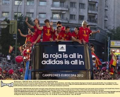 Gerard Pique, Fernando Llorente, Sergio Busquets, Xavi Hernandez, Alvaro Arbeloa, Jordi Alba, Pedro Pedrito Rodriguez, Fernando Torres 02.07.2012. Tour of Madrid of the Spanish football team to celebrate their victory in Euro 2012. (Alterphotos Marta Gonzalez)  (20189403)